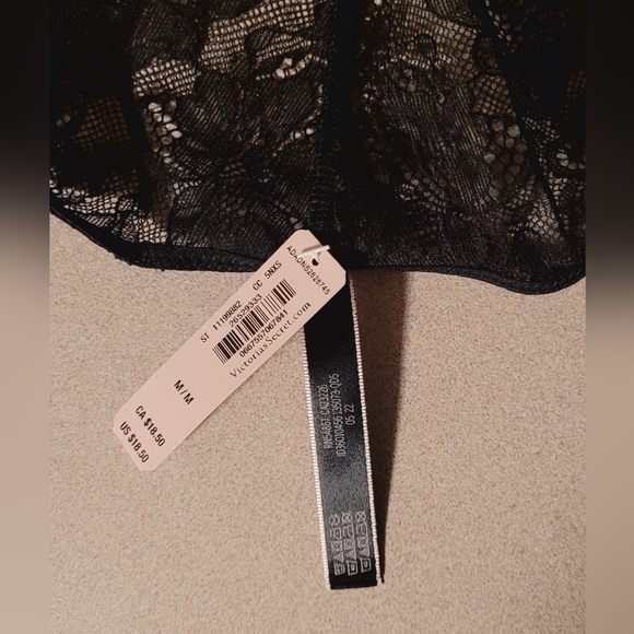 Victoria's Secret Very Sexy Cheeky - Picture 6 of 7